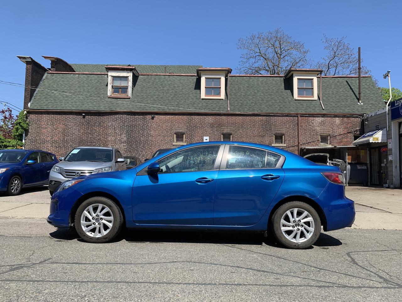 2013 Mazda MAZDA3 4dr Sdn Auto GS-SKY Photo