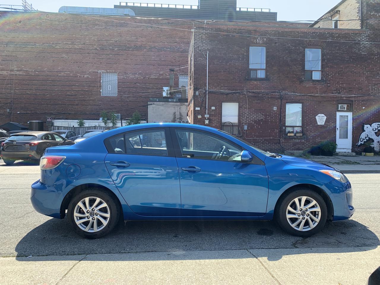 2013 Mazda MAZDA3 4dr Sdn Auto GS-SKY Photo