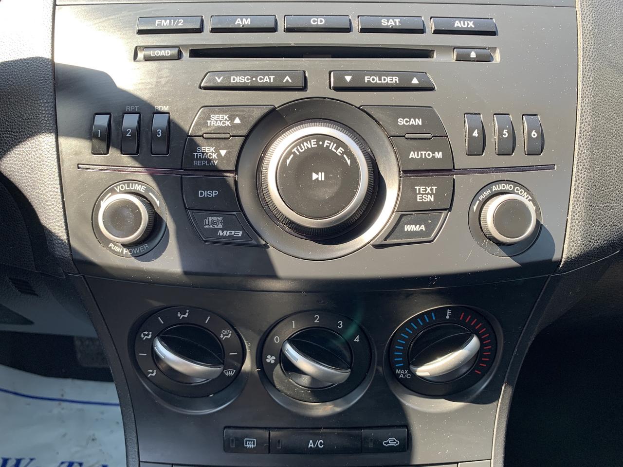 2013 Mazda MAZDA3 4dr Sdn Auto GS-SKY Photo