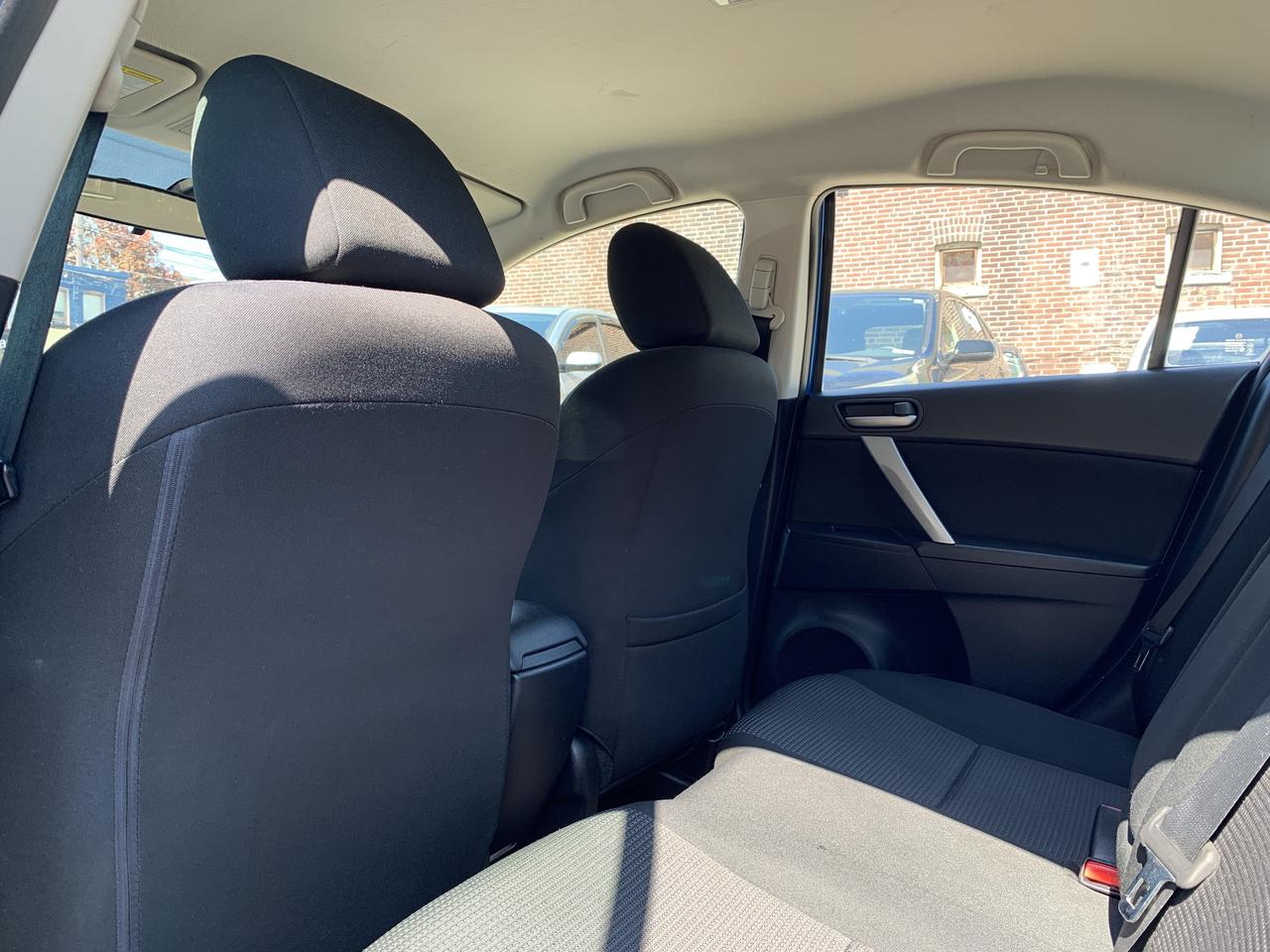 2013 Mazda MAZDA3 4dr Sdn Auto GS-SKY Photo