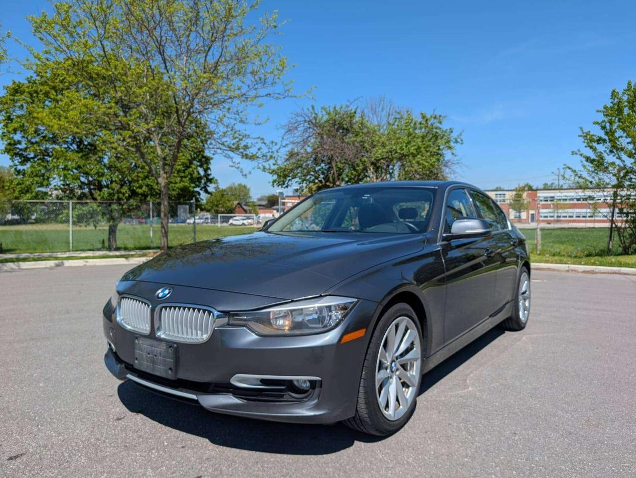 2014 BMW 335i 320i xDrive Photo2