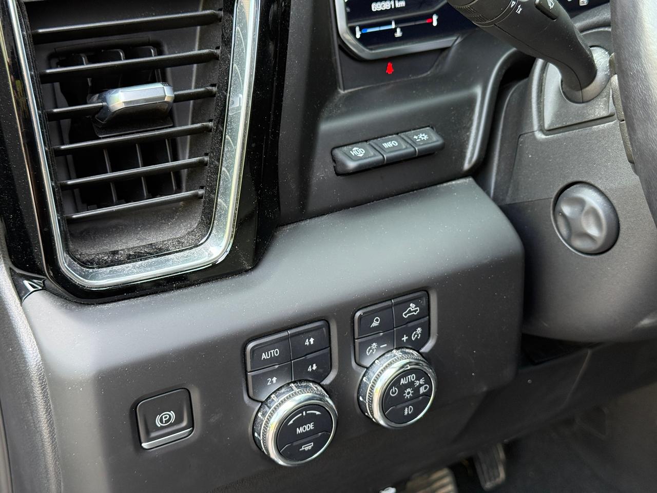 2024 GMC Sierra 1500 4WD Crew Cab 157" Denali Photo