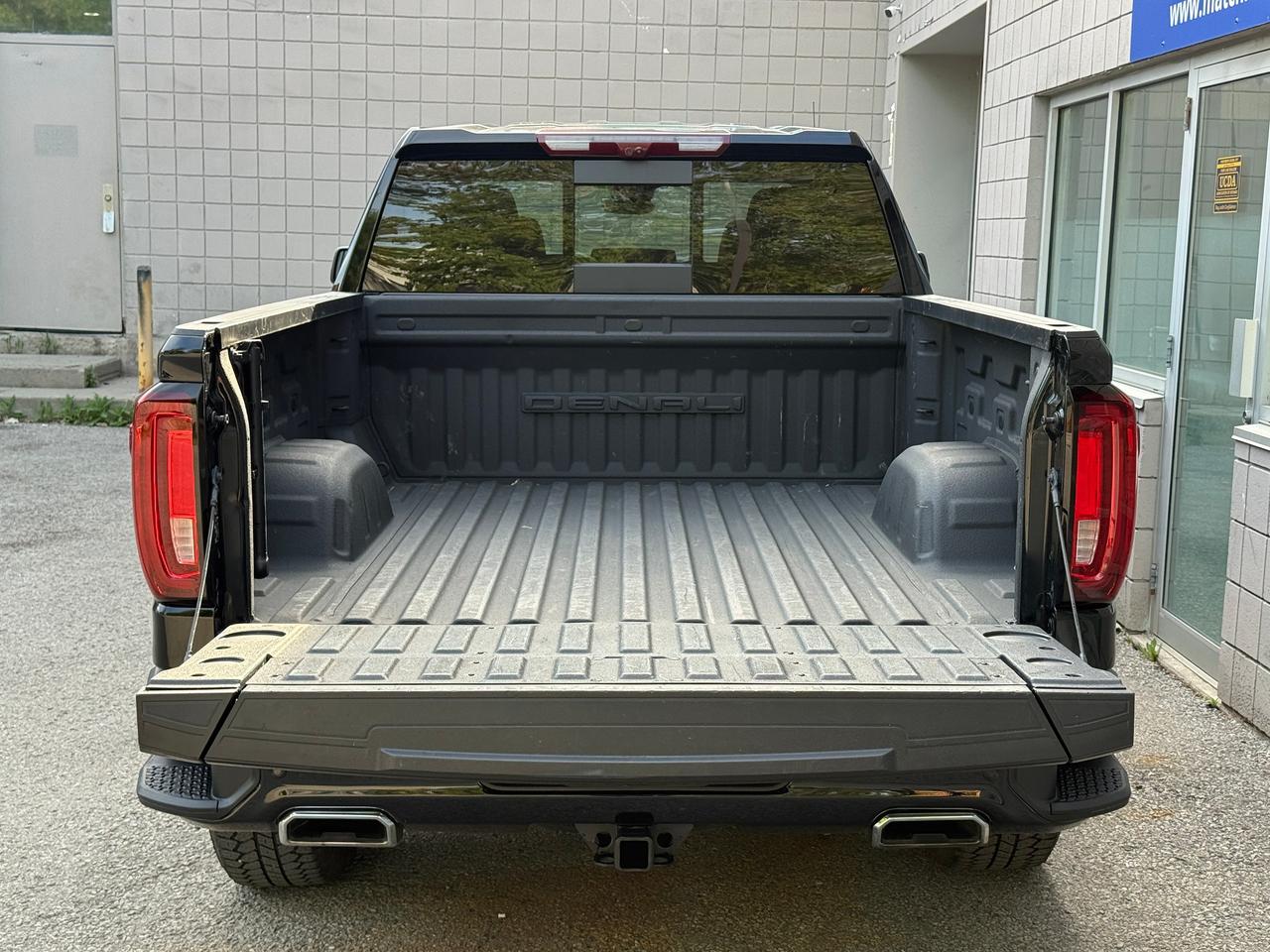 2024 GMC Sierra 1500 4WD Crew Cab 157" Denali Photo