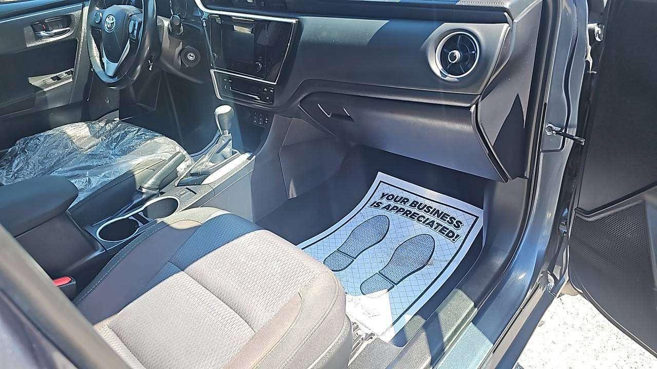 2019 Toyota Corolla LE Photo