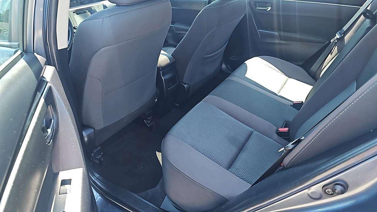 2019 Toyota Corolla LE Photo