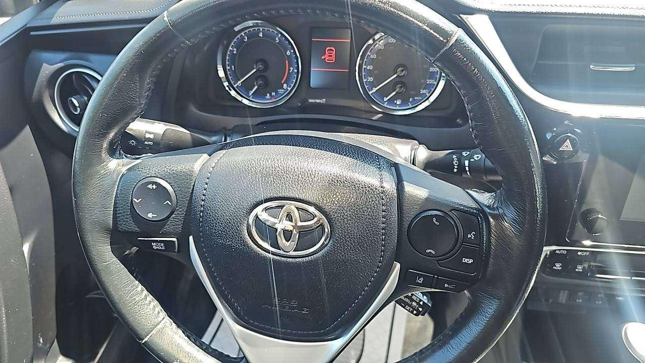 2019 Toyota Corolla LE Photo