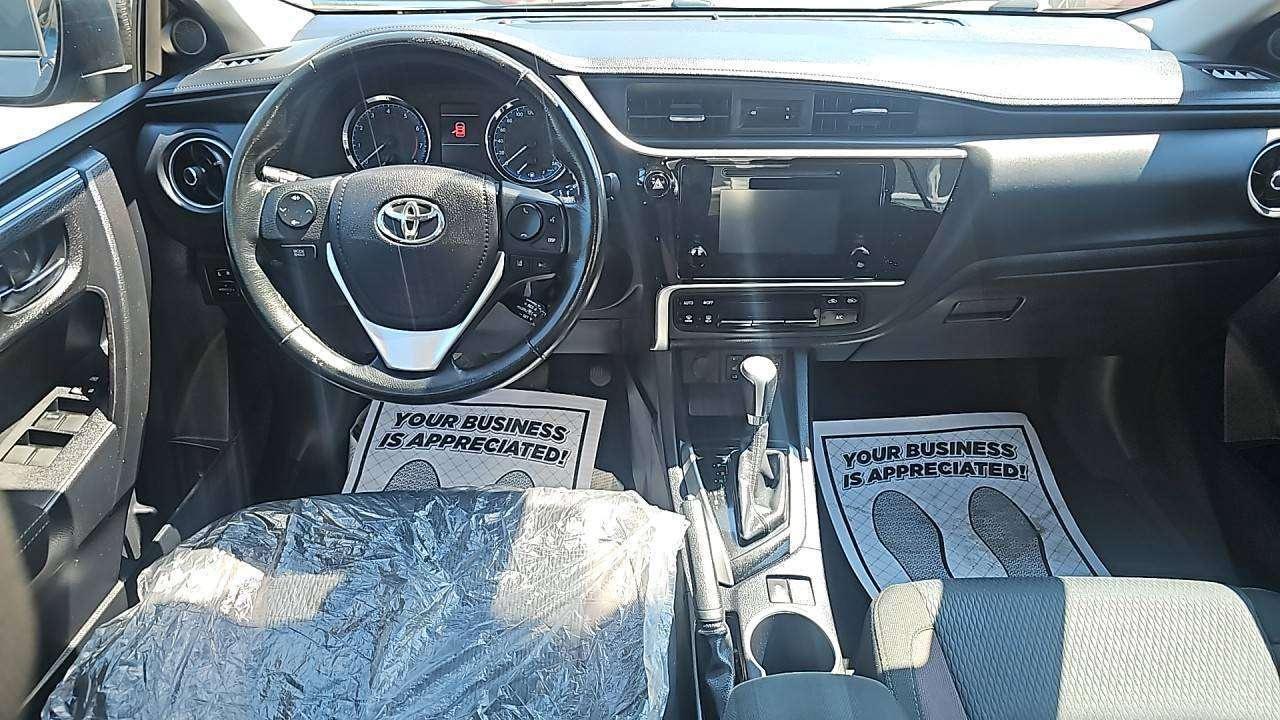 2019 Toyota Corolla LE Photo