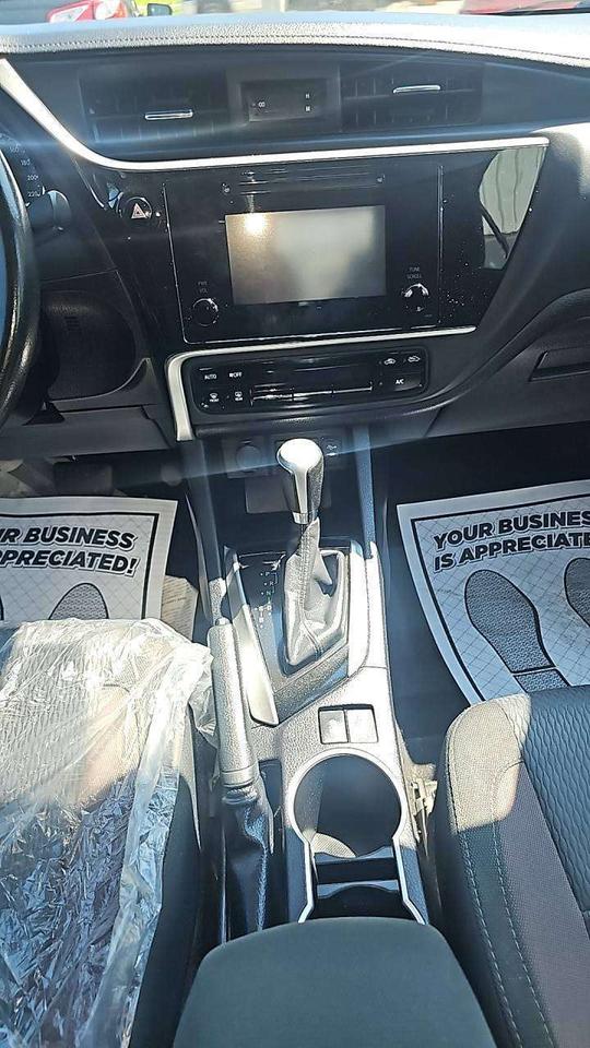 2019 Toyota Corolla LE Photo