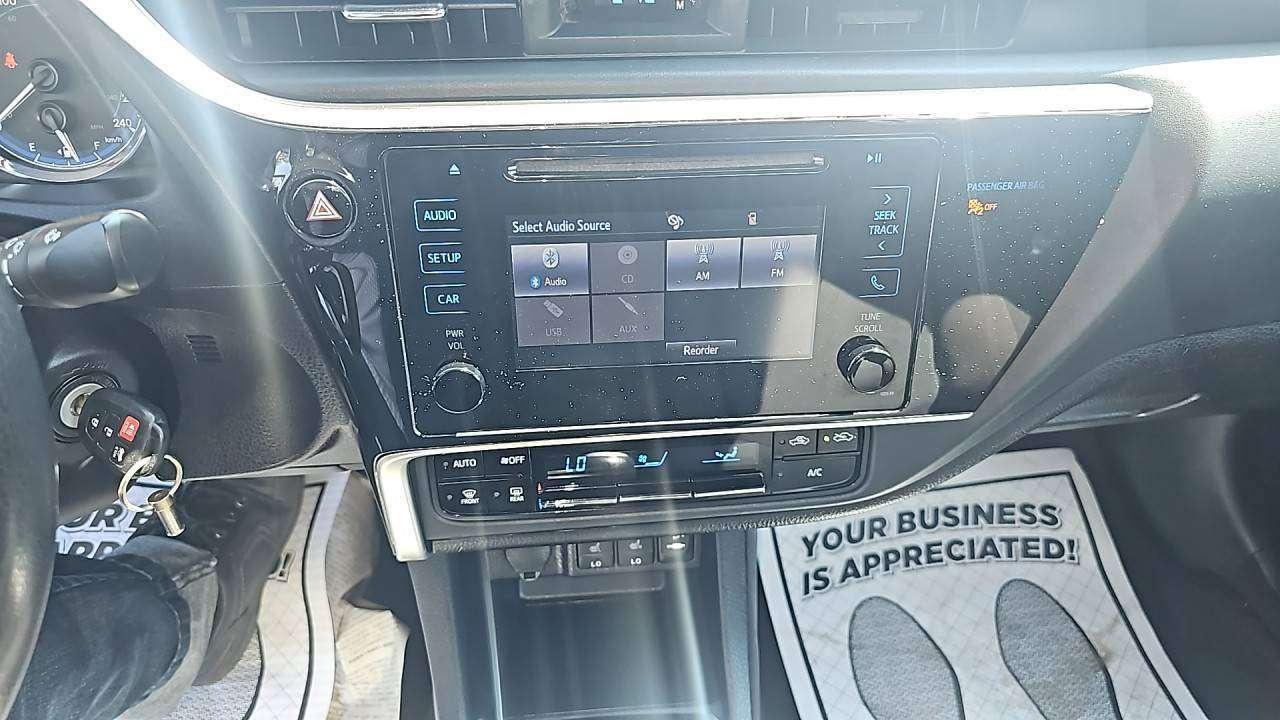 2019 Toyota Corolla LE Photo