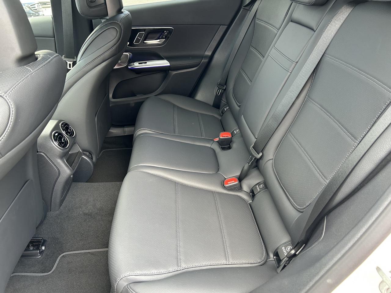 2026 Mercedes-Benz GLC GLC 300 Photo