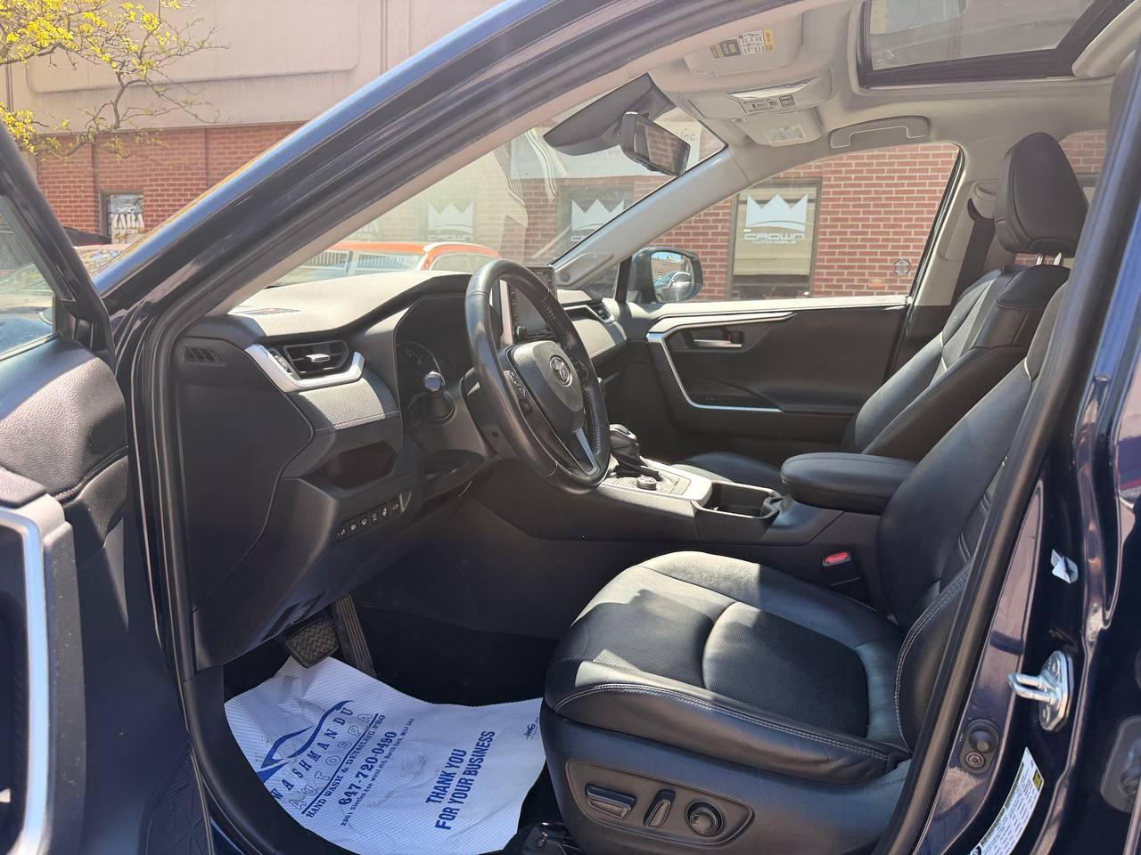 2020 Toyota RAV4 Hybrid Limited AWD, NAV, JBL , LEATHER, SUNROOF Photo