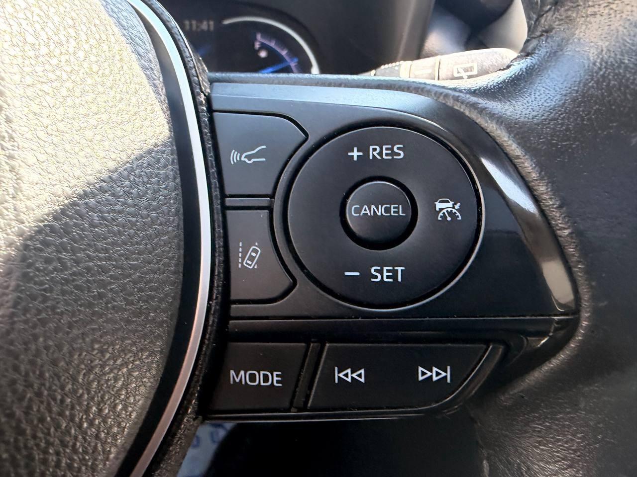 2020 Toyota RAV4 Hybrid Limited AWD, NAV, JBL , LEATHER, SUNROOF Photo