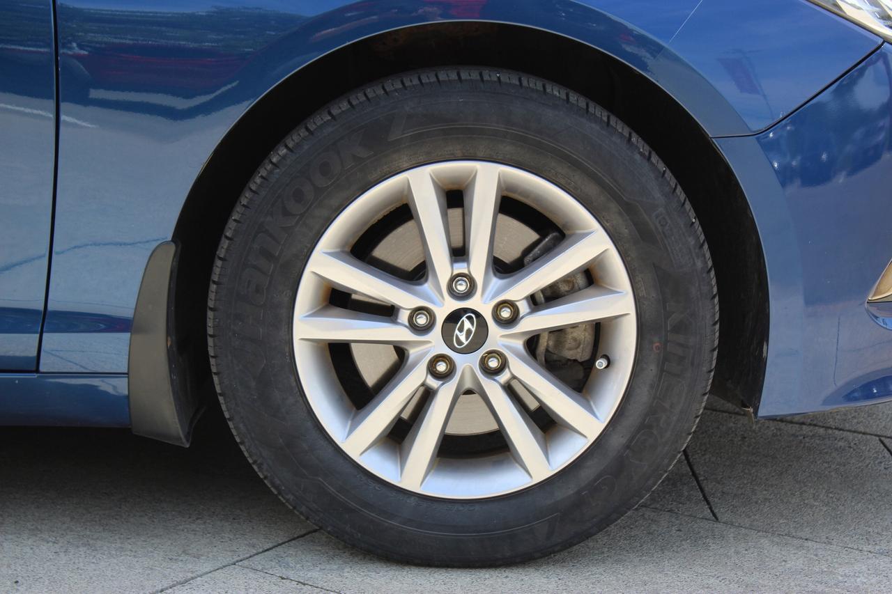 2015 Hyundai Sonata 2.4L GL Photo