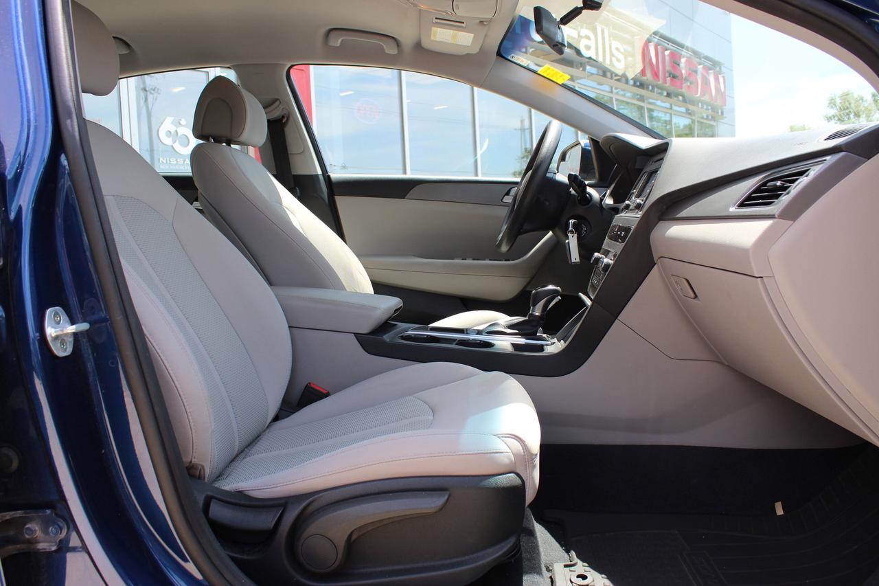 2015 Hyundai Sonata 2.4L GL Photo