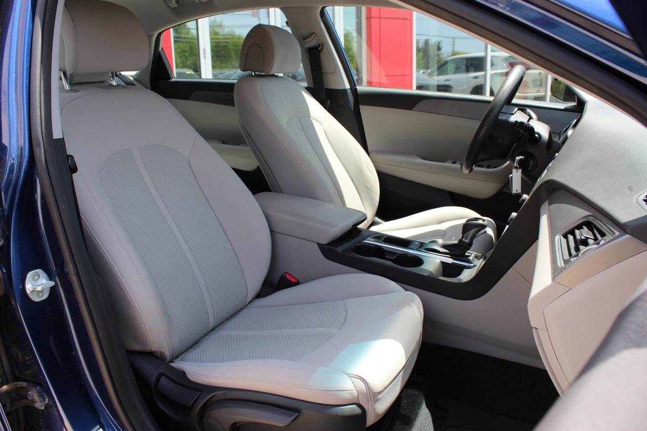2015 Hyundai Sonata 2.4L GL Photo