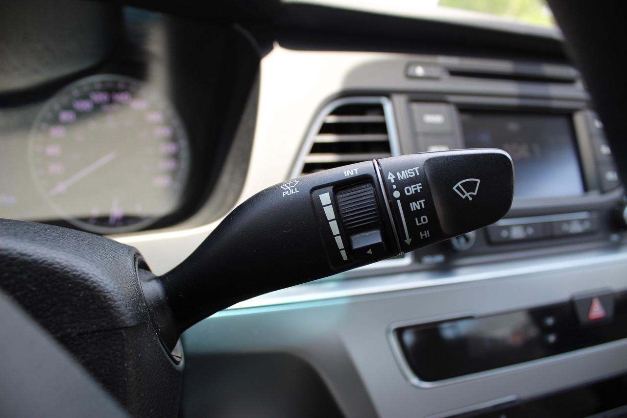 2015 Hyundai Sonata 2.4L GL Photo