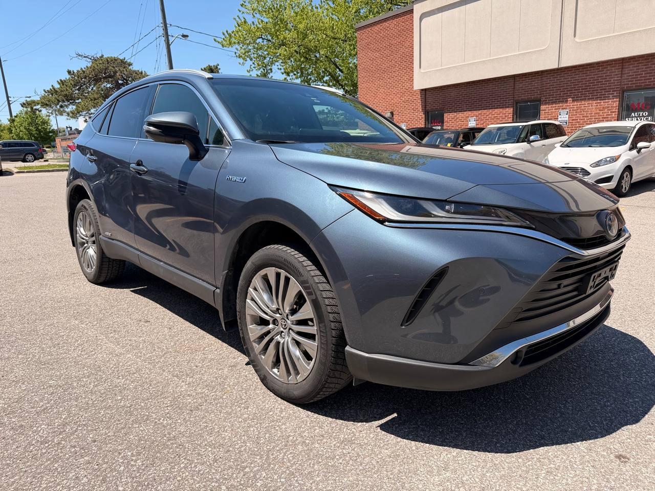 2021 Toyota Venza XLE AWD HYBRID, LEATHER, NAVIGATION, JBL SOUND Photo