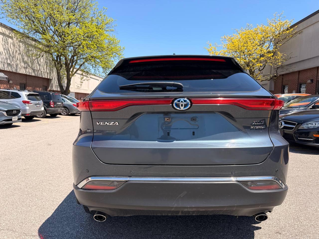 2021 Toyota Venza XLE AWD HYBRID, LEATHER, NAVIGATION, JBL SOUND Photo