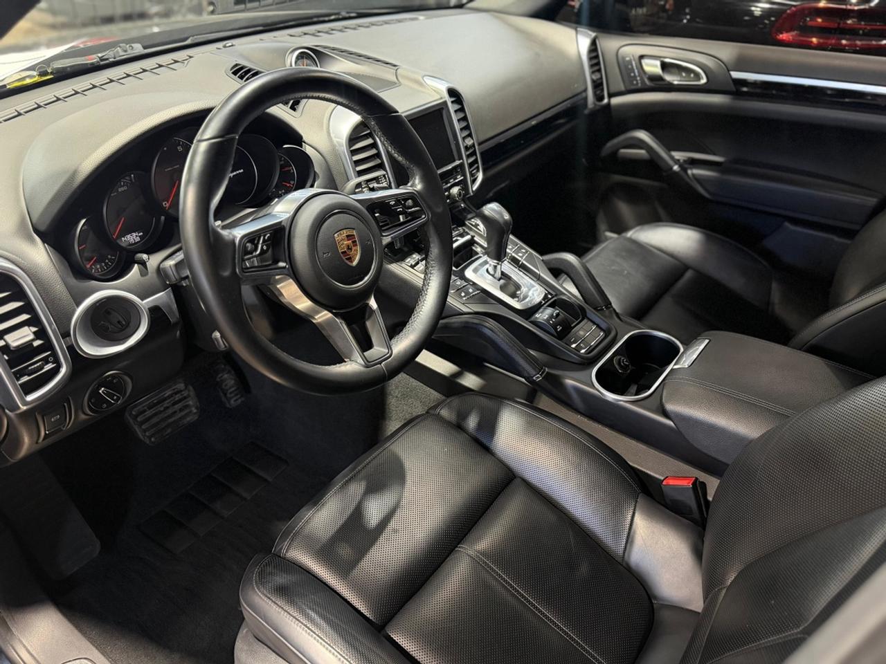 2016 Porsche Cayenne MOONROOF|CLEAN CARFAX Photo