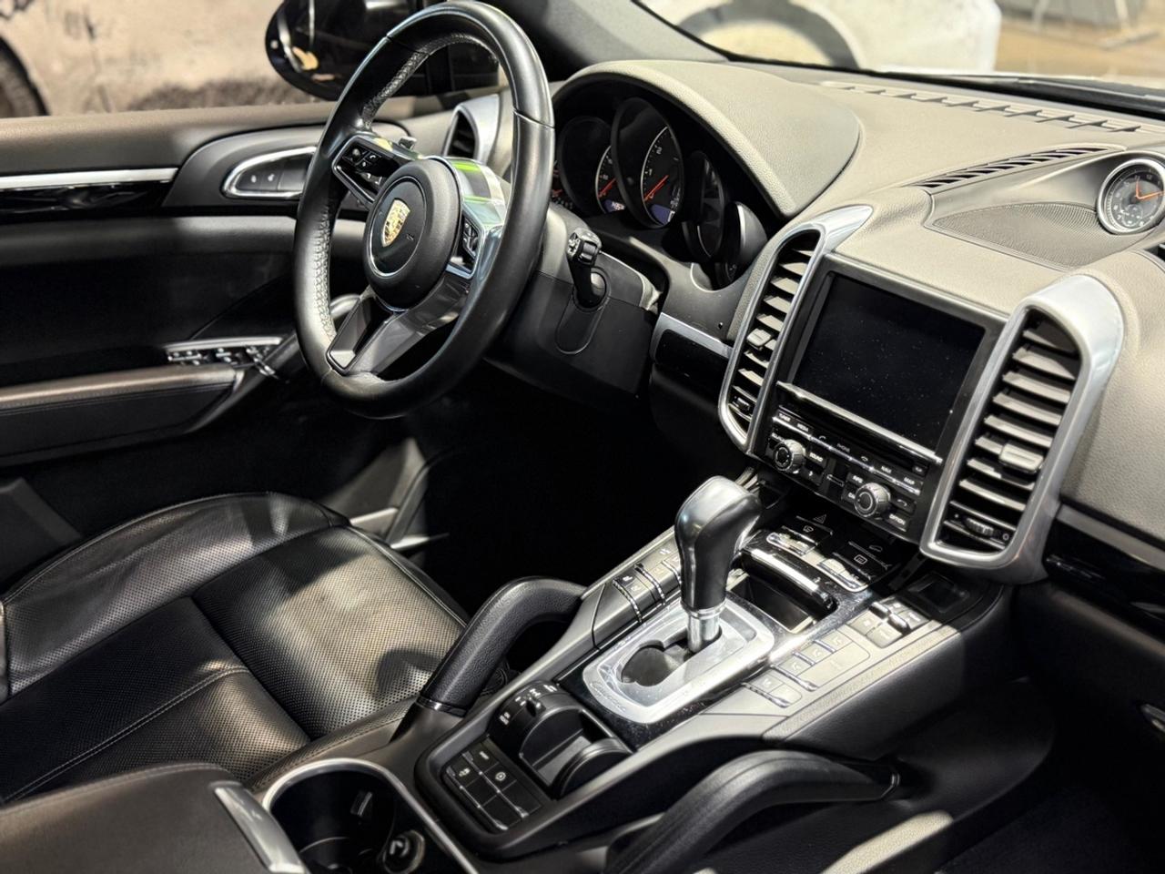 2016 Porsche Cayenne MOONROOF|CLEAN CARFAX Photo