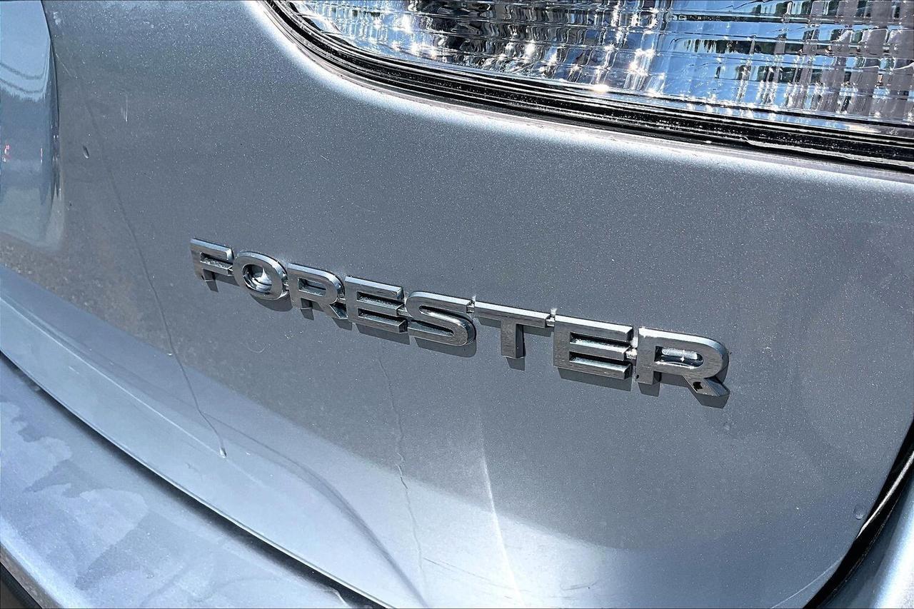2023 Subaru Forester TOURING AWD   CLEAN CARFAX   2 TIRE SETS   SUNROOF Photo