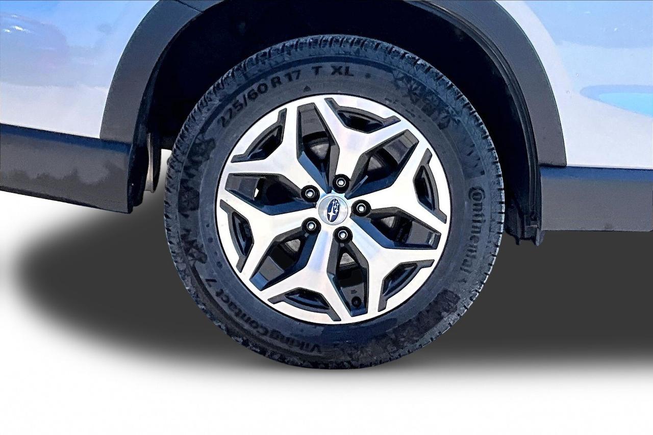 2023 Subaru Forester TOURING AWD   CLEAN CARFAX   2 TIRE SETS   SUNROOF Photo