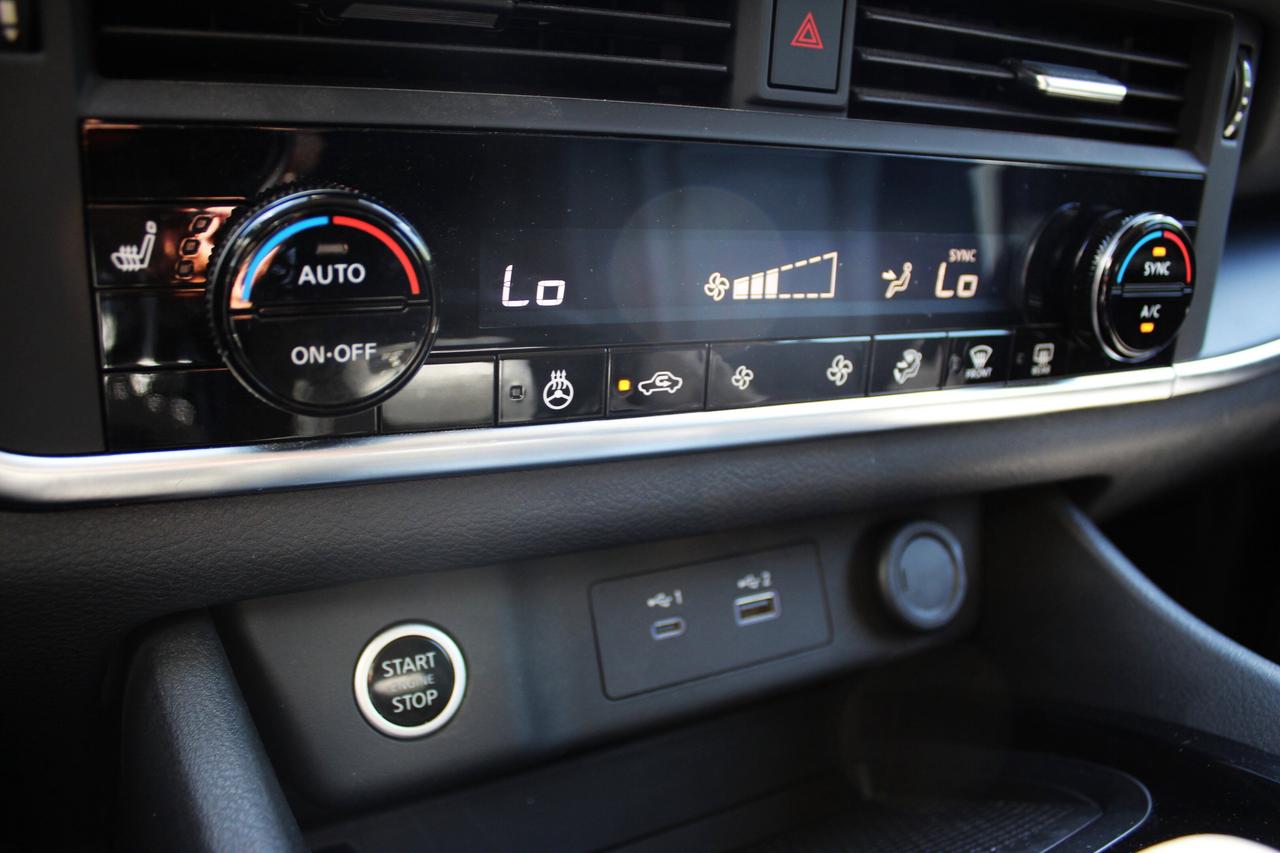 2021 Nissan Rogue 1-OWNER, ONLY 29,000 KILO,AWD Photo
