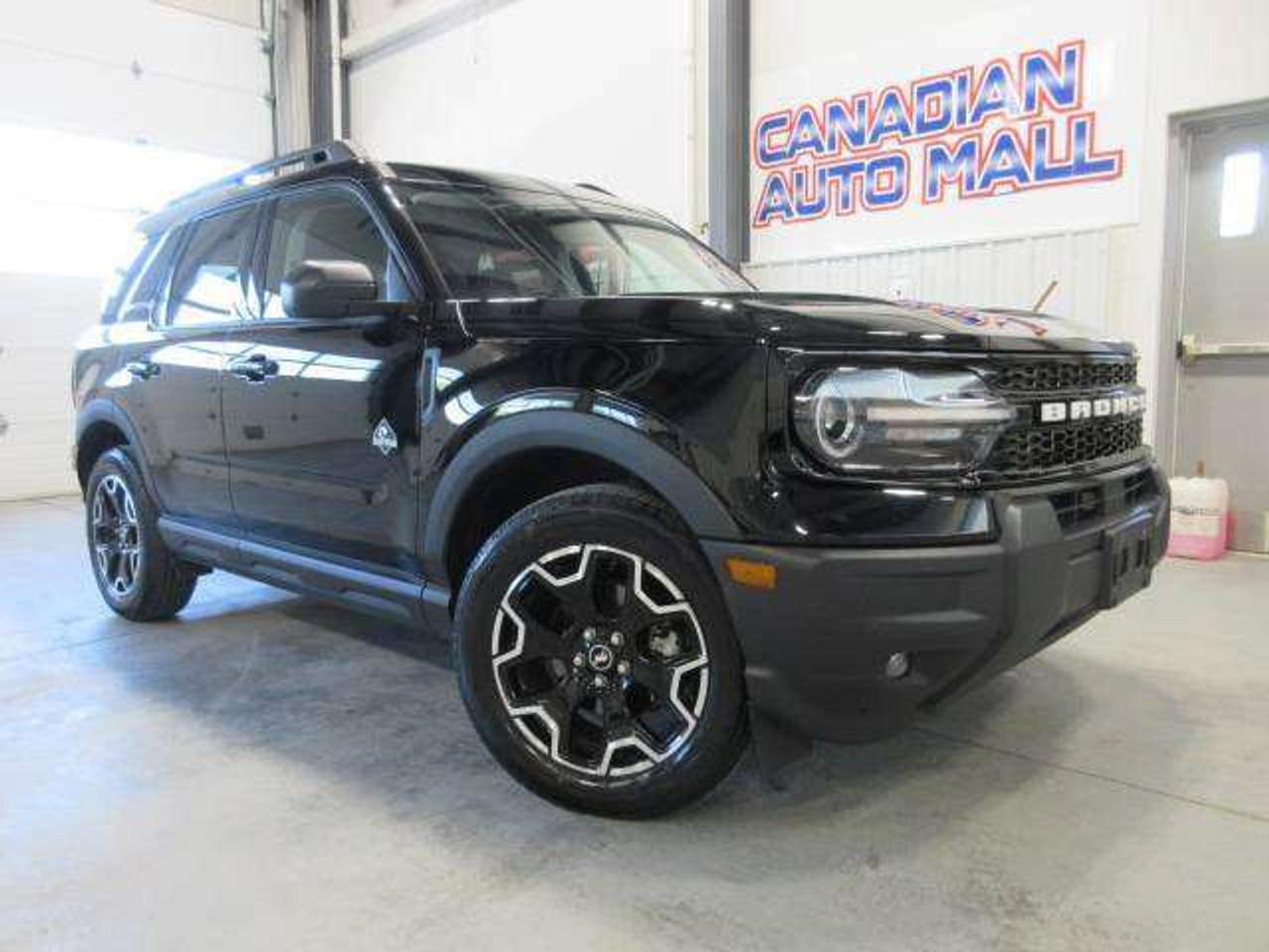 2025 Ford Bronco Sport OUTER BANKS 4X4, HTD. LEATHER, APPLE/ANDROID, 30K! Photo