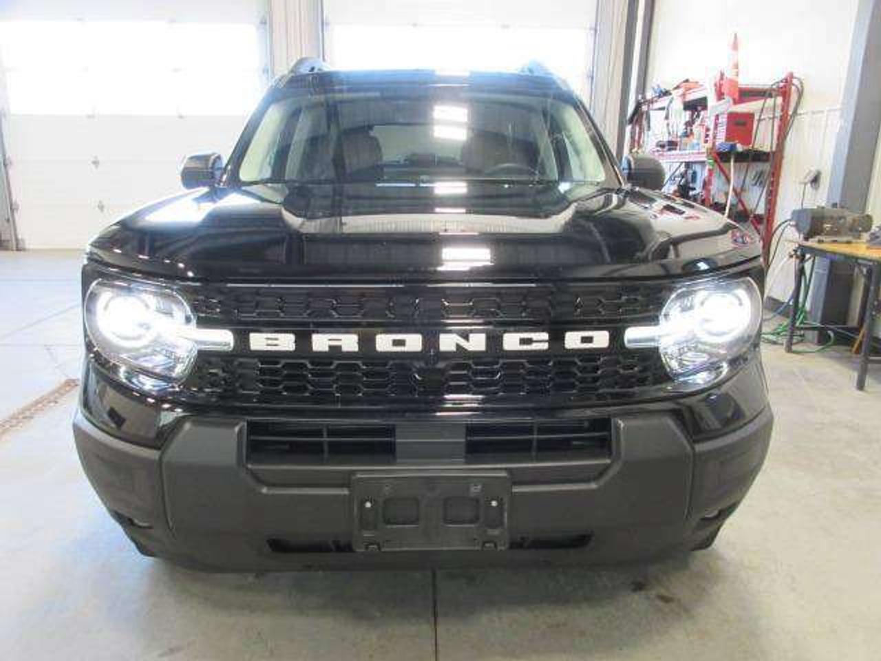 2025 Ford Bronco Sport OUTER BANKS 4X4, HTD. LEATHER, APPLE/ANDROID, 30K! Photo2