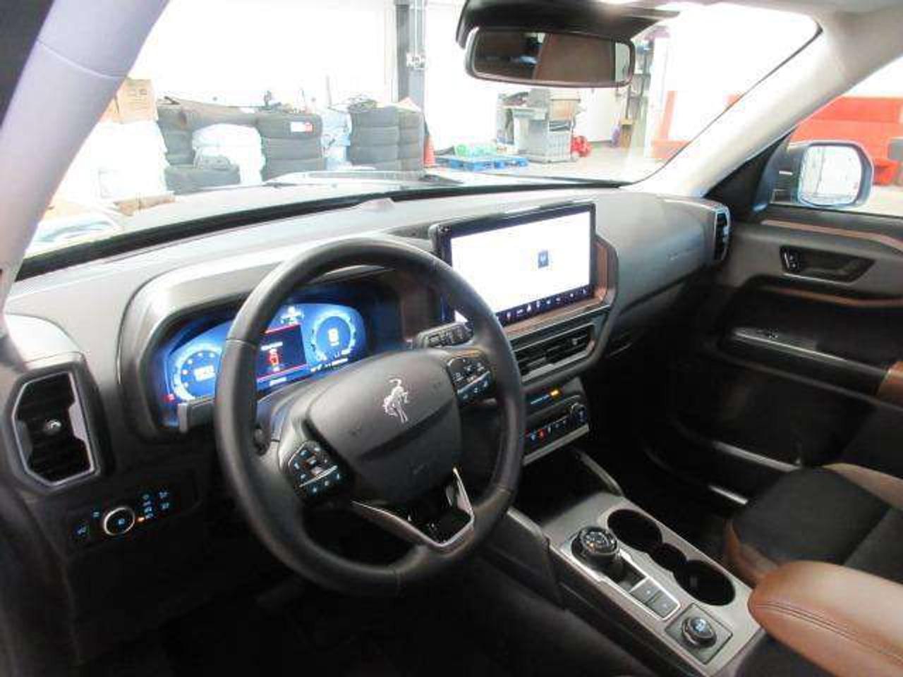 2025 Ford Bronco Sport OUTER BANKS 4X4, HTD. LEATHER, APPLE/ANDROID, 30K! Photo