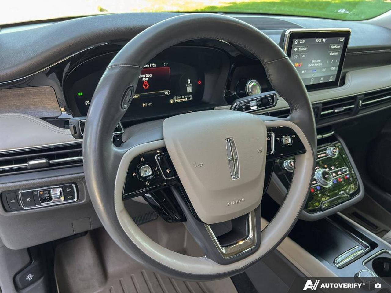 2022 Lincoln Corsair Reserve   LTHR   HTD STEER WHEEL   HTD SEATS Photo