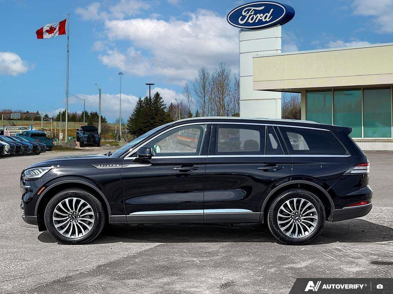 2023 Lincoln Aviator Reserve   200A   LTHR   HTD STEER WHEEL Photo3