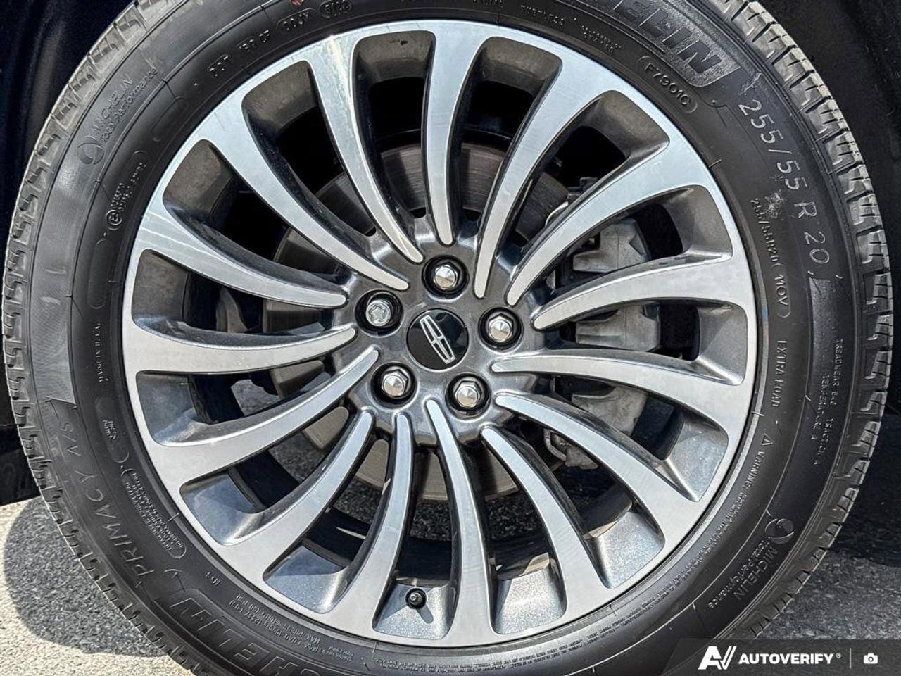 2023 Lincoln Aviator Reserve   200A   LTHR   HTD STEER WHEEL Photo