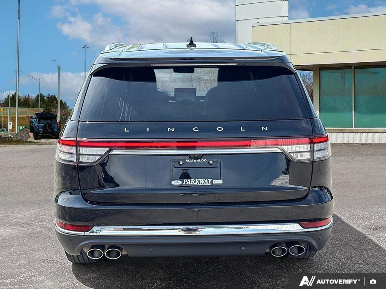 2023 Lincoln Aviator Reserve   200A   LTHR   HTD STEER WHEEL Photo
