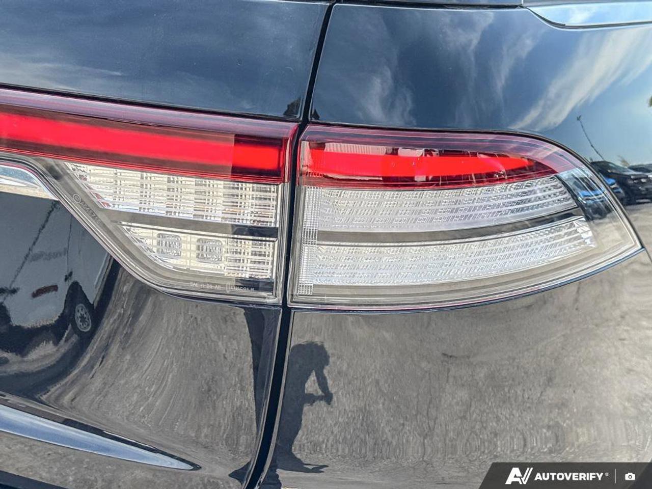 2023 Lincoln Aviator Reserve   200A   LTHR   HTD STEER WHEEL Photo