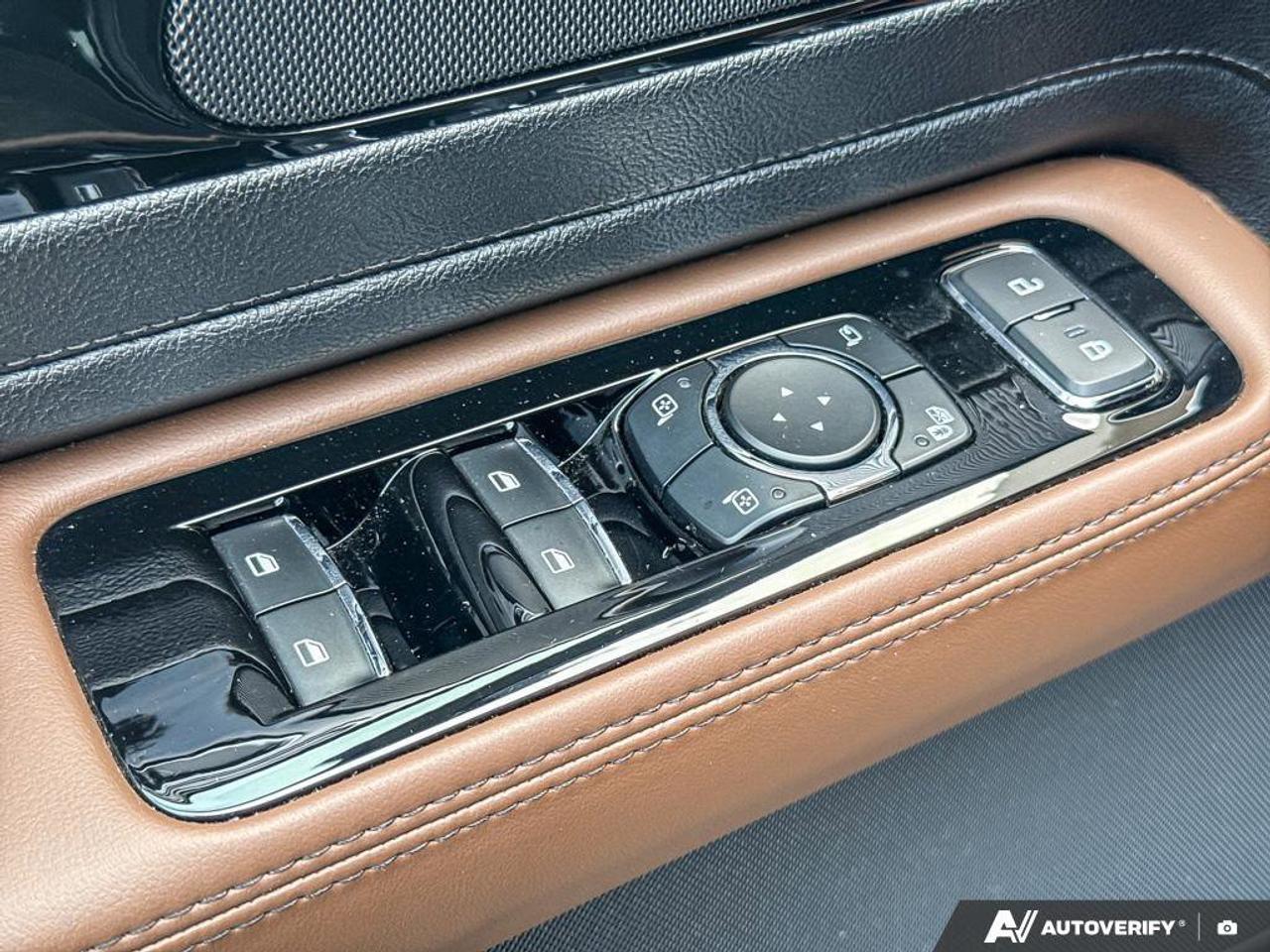 2023 Lincoln Aviator Reserve   200A   LTHR   HTD STEER WHEEL Photo