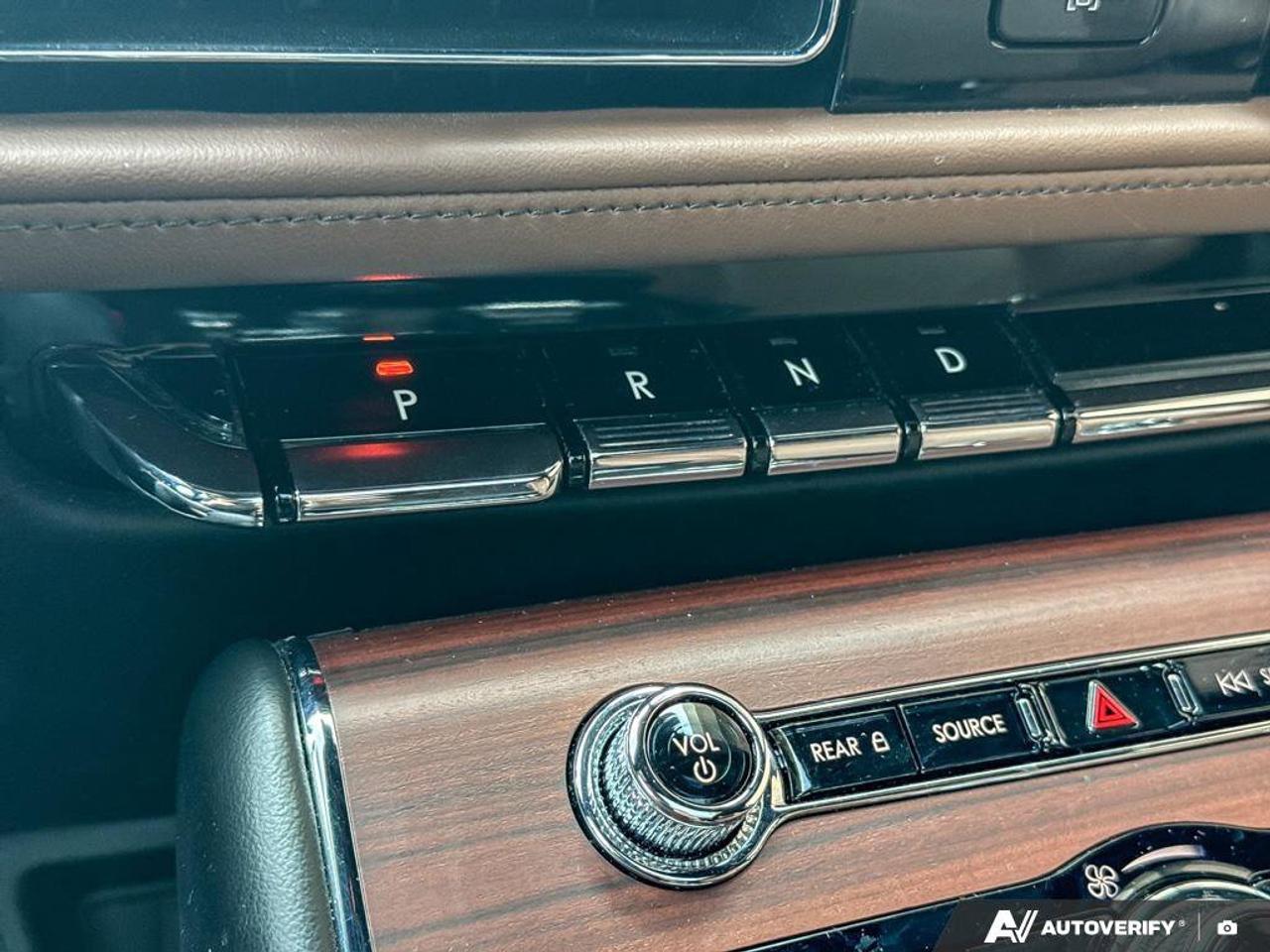 2023 Lincoln Aviator Reserve   200A   LTHR   HTD STEER WHEEL Photo