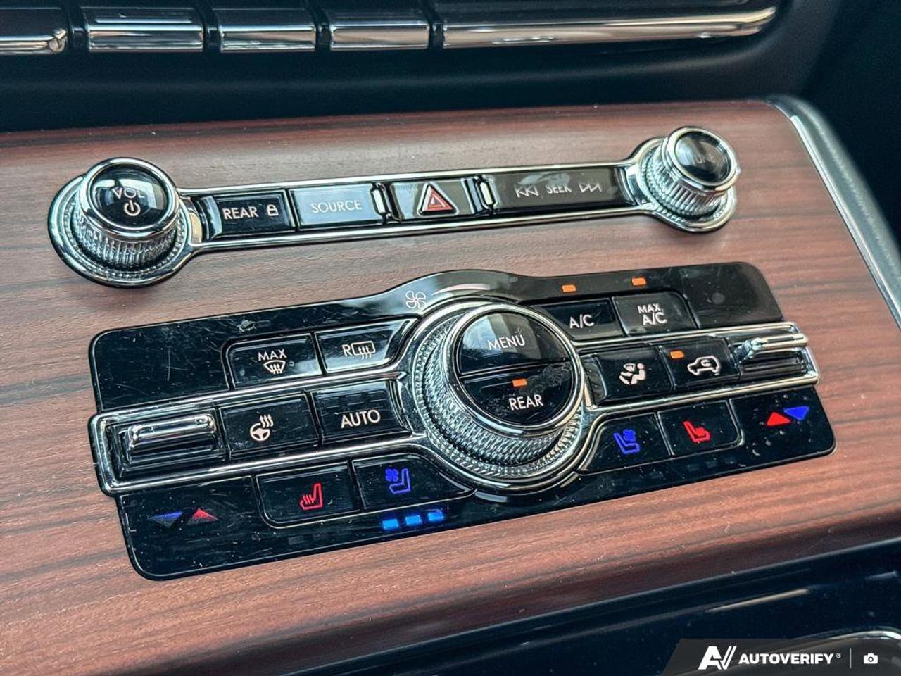 2023 Lincoln Aviator Reserve   200A   LTHR   HTD STEER WHEEL Photo