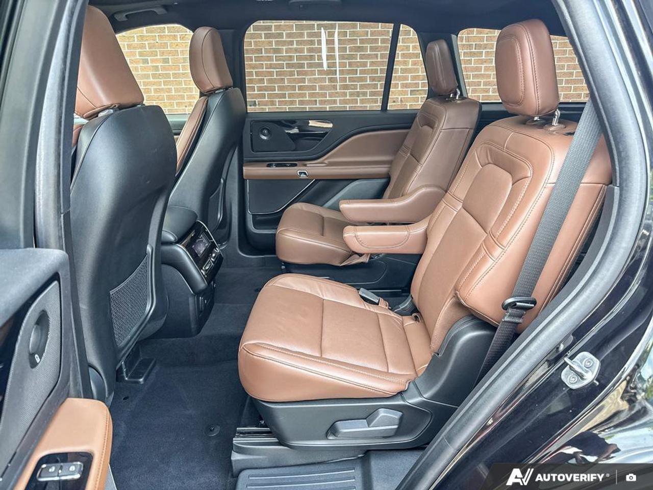 2023 Lincoln Aviator Reserve   200A   LTHR   HTD STEER WHEEL Photo