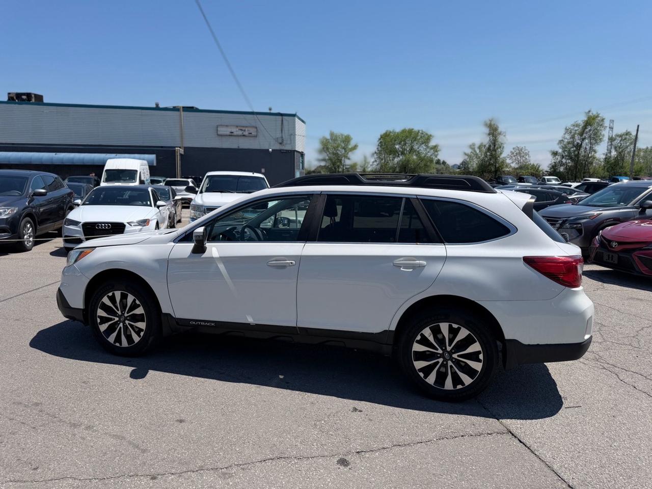 2017 Subaru Outback LIMITED Photo