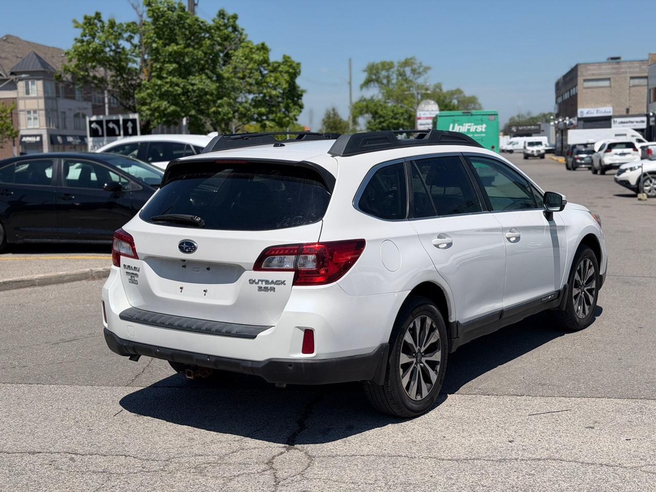 2017 Subaru Outback LIMITED Photo