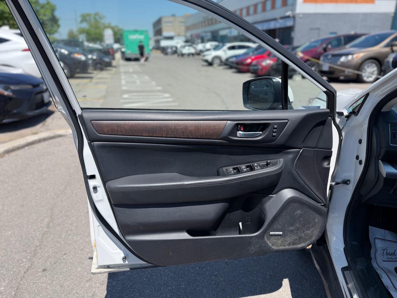 2017 Subaru Outback LIMITED Photo
