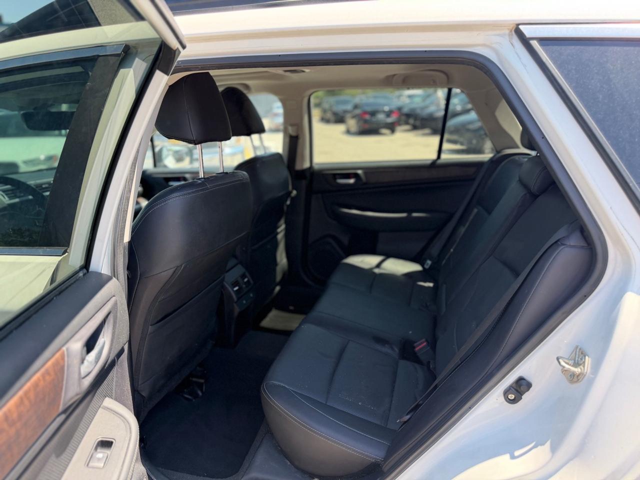 2017 Subaru Outback LIMITED Photo