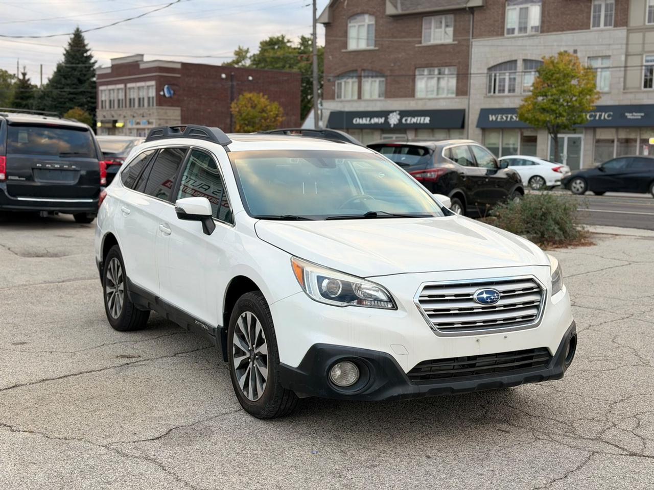 2017 Subaru Outback LIMITED Photo2