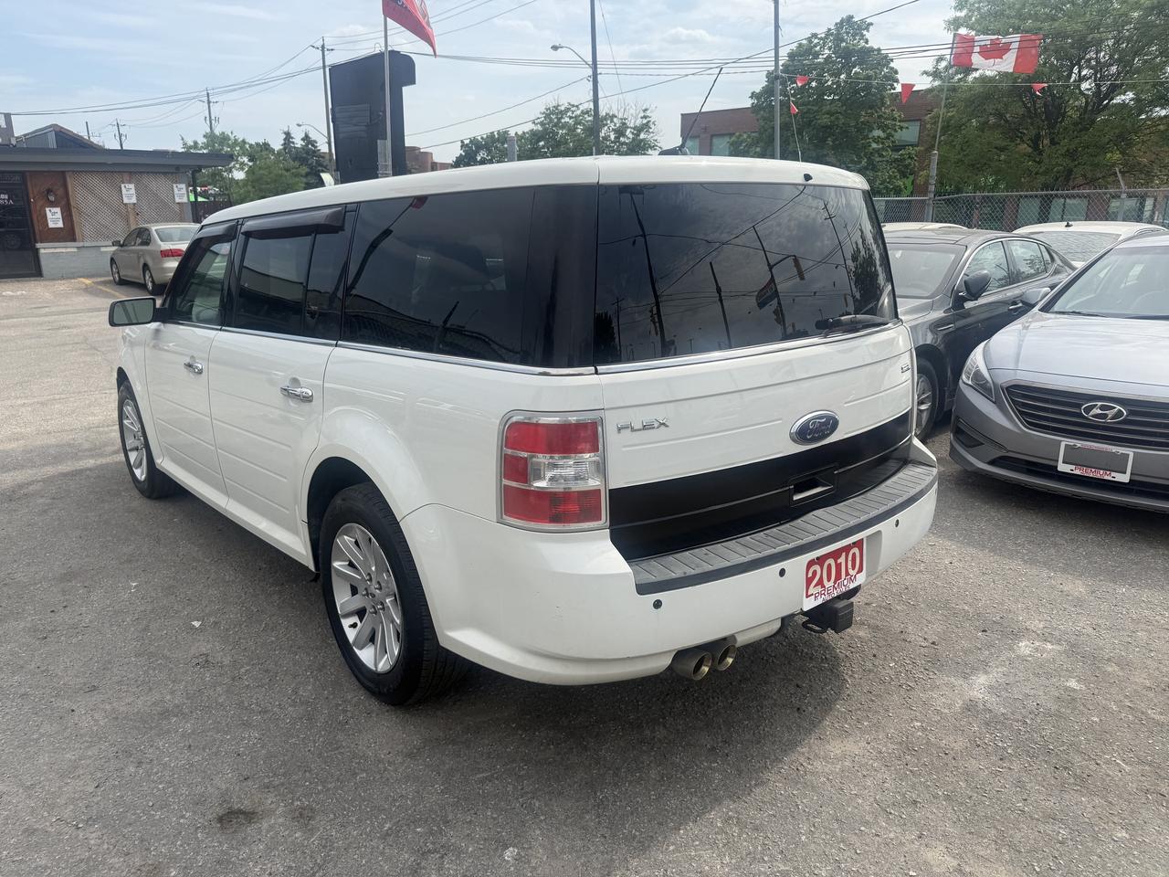 2010 Ford Flex *** 3 YEAR WARRANTY INCLUDED *** Photo