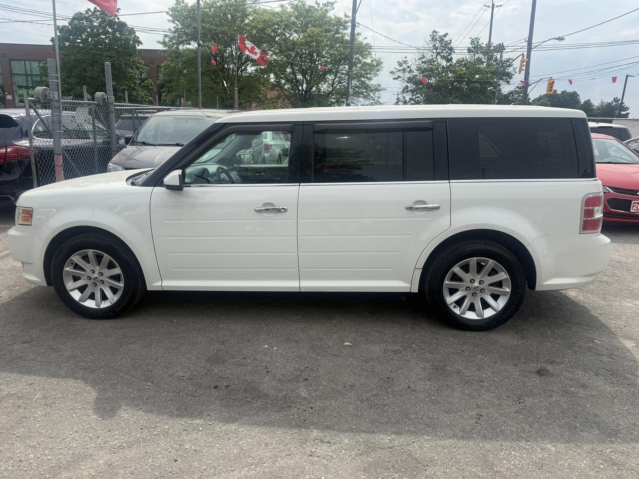 2010 Ford Flex *** 3 YEAR WARRANTY INCLUDED *** Photo