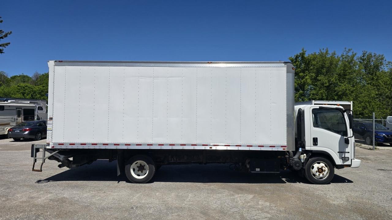 2020 Isuzu NRR NRR - 22Ft Box - 102Wx92H - Lift Gate - Diesel Photo