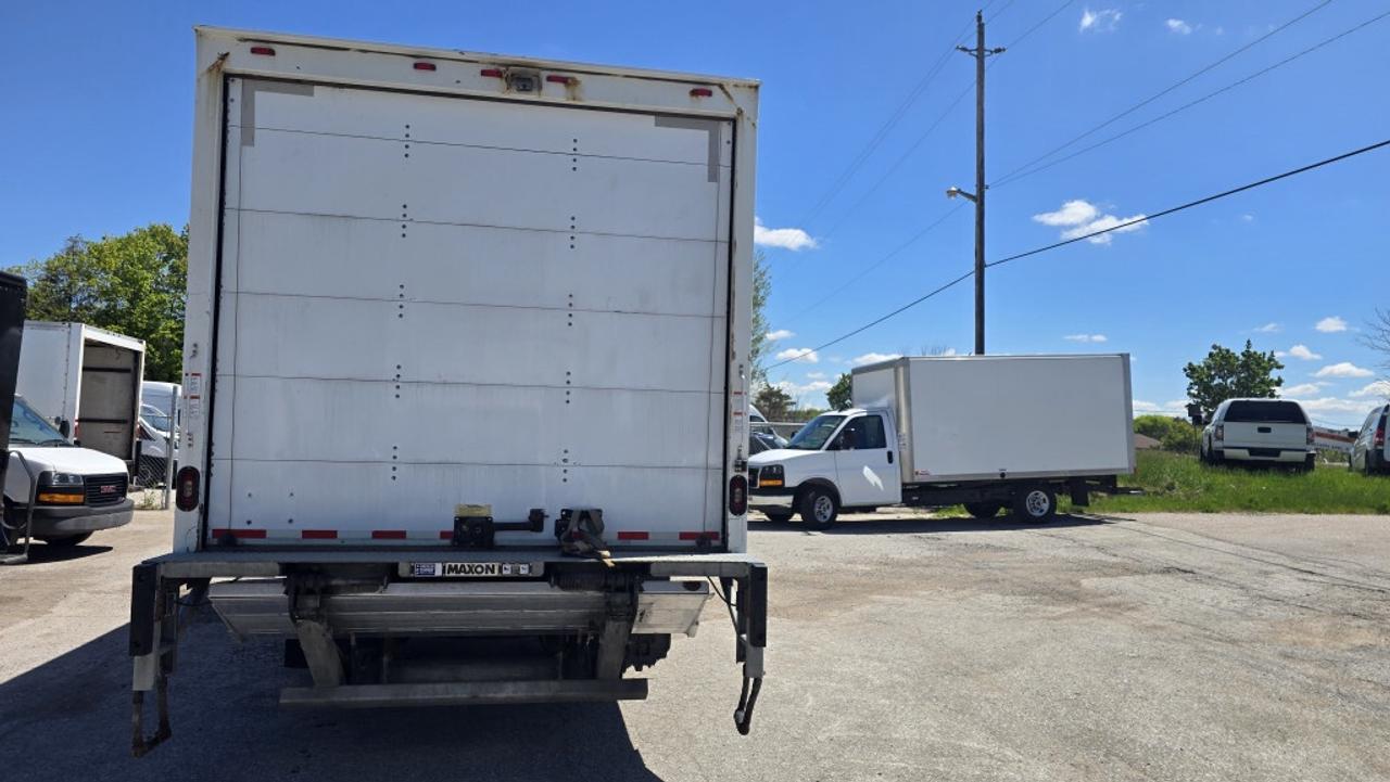2020 Isuzu NRR NRR - 22Ft x 102Wx92H Box - Lift Gate - Diesel Photo