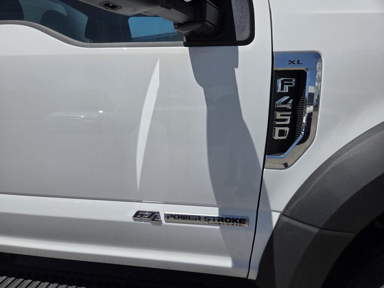 2020 Ford F-450 XLT - 6.7L V8 Diesel - 16Ft Box Photo