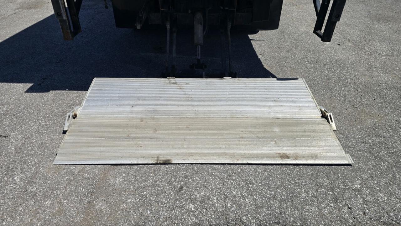 2020 Isuzu NRR NRR - 16Ft - Diesel - Lift Gate - 16Ft x 96W x 102 Photo
